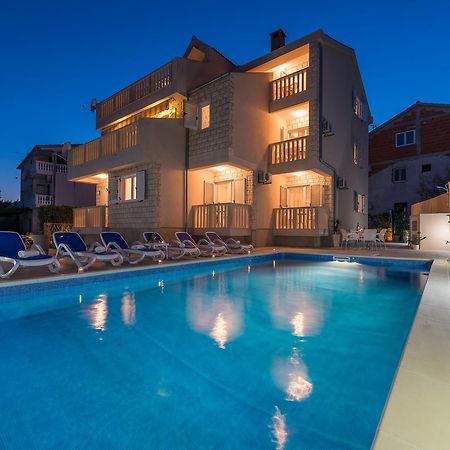 Apartments Pralija Жаборич Екстериор снимка