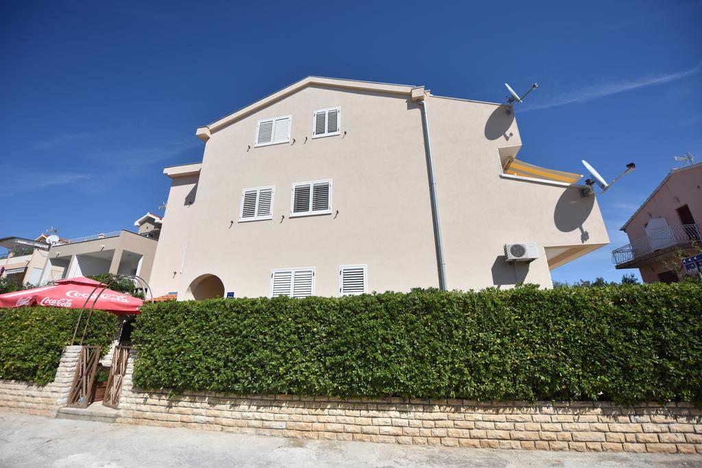 Apartments Pralija Жаборич Екстериор снимка