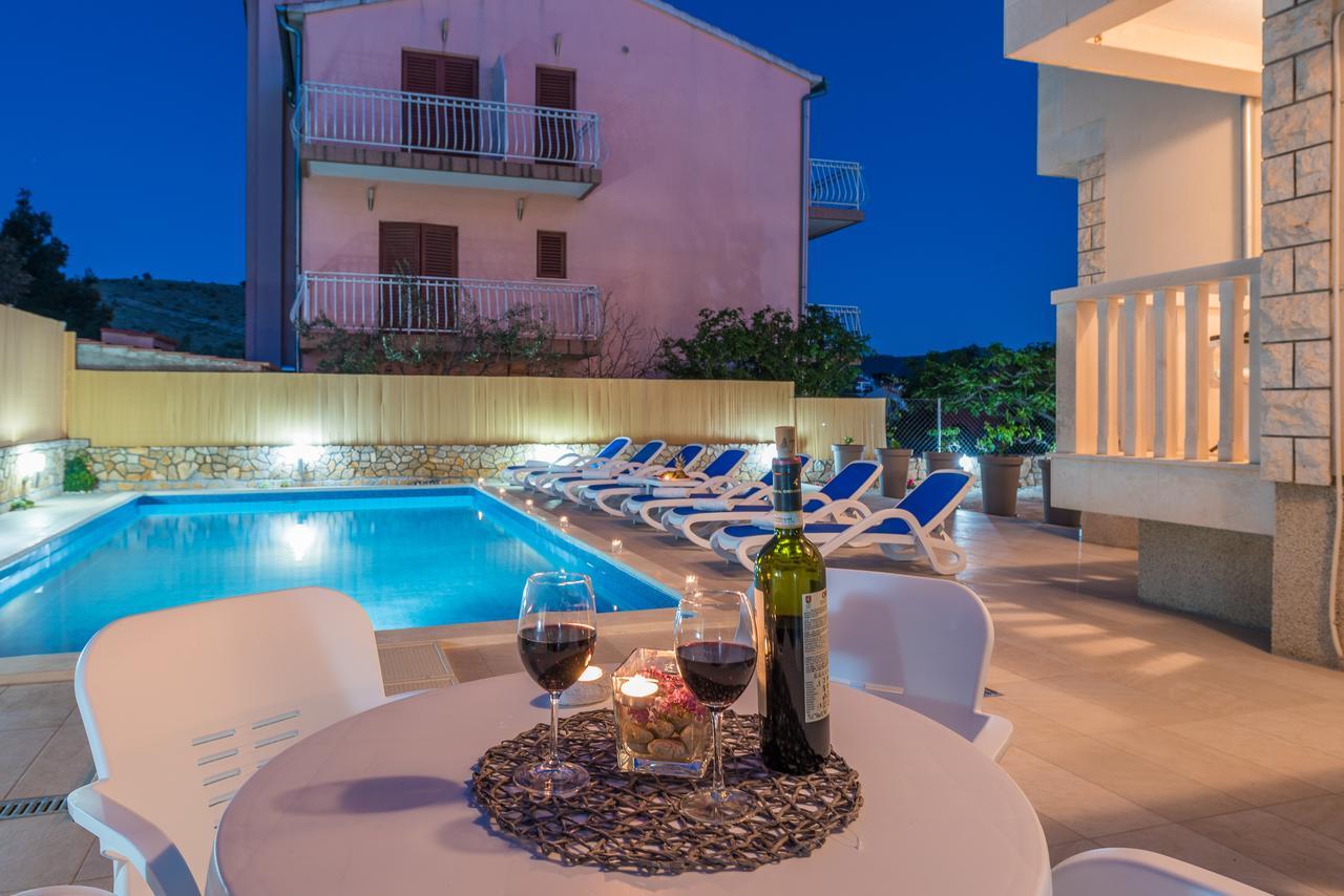 Apartments Pralija Жаборич Екстериор снимка