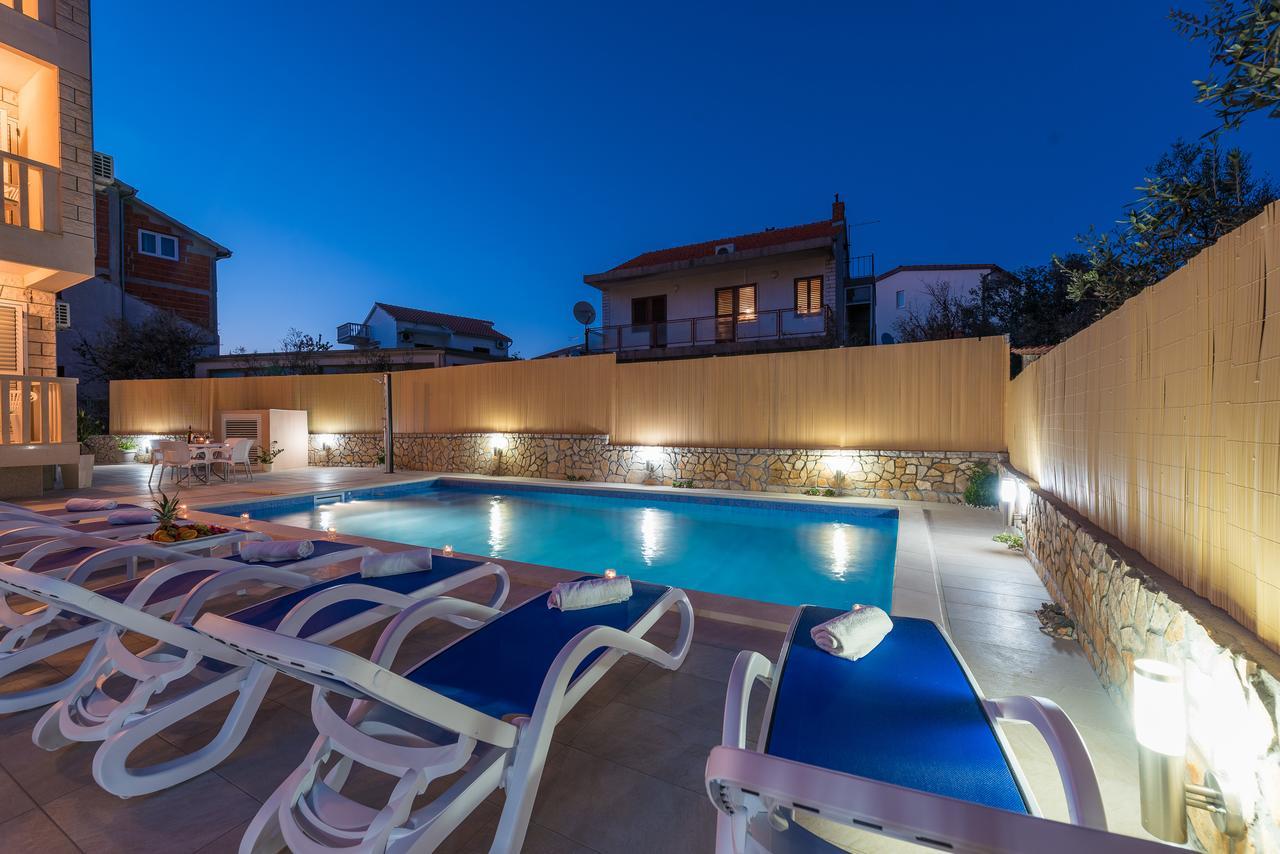 Apartments Pralija Жаборич Екстериор снимка