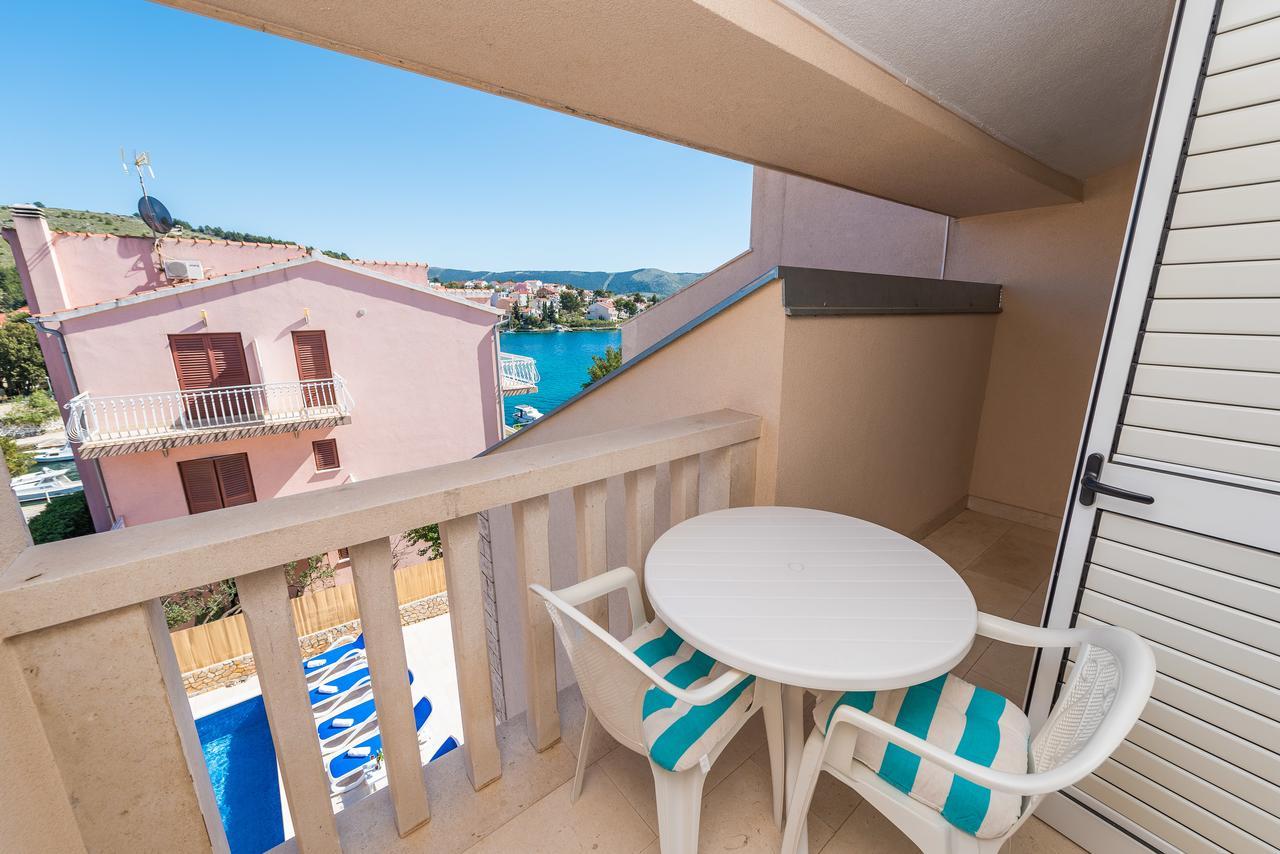 Apartments Pralija Жаборич Екстериор снимка