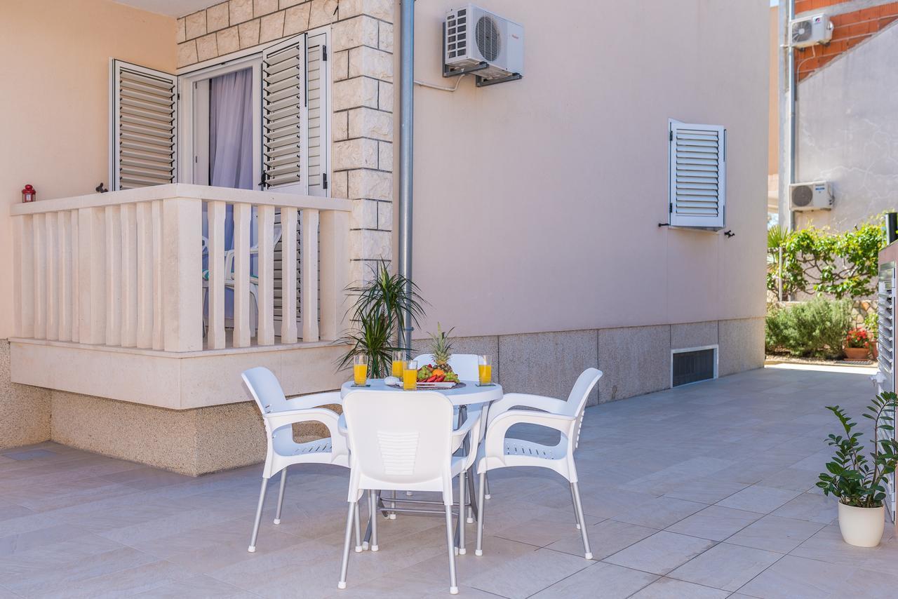 Apartments Pralija Жаборич Екстериор снимка