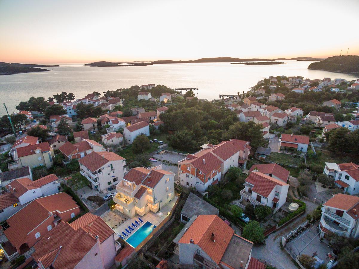 Apartments Pralija Жаборич Екстериор снимка