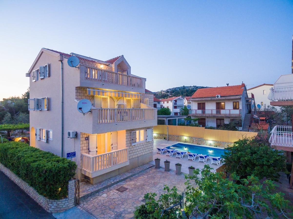 Apartments Pralija Жаборич Екстериор снимка