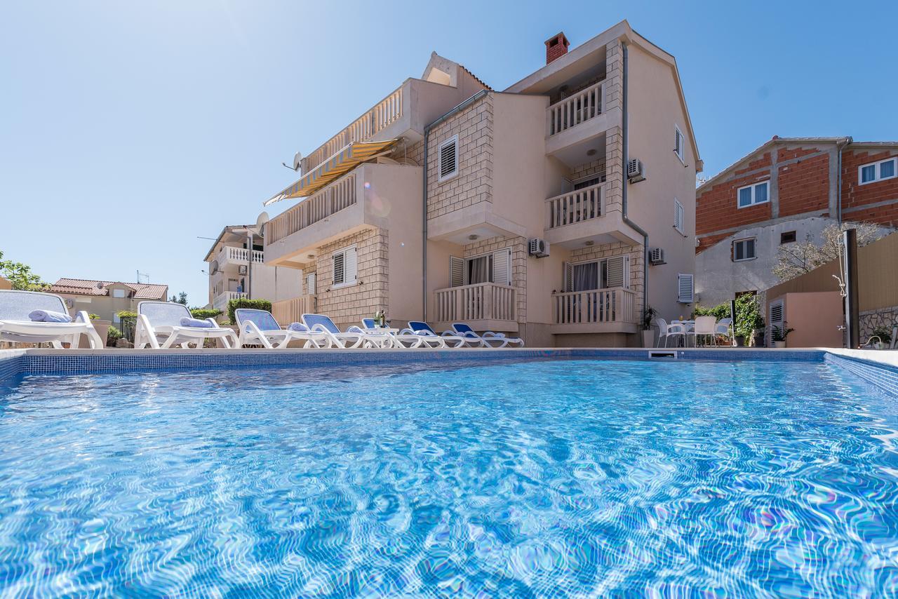 Apartments Pralija Жаборич Екстериор снимка