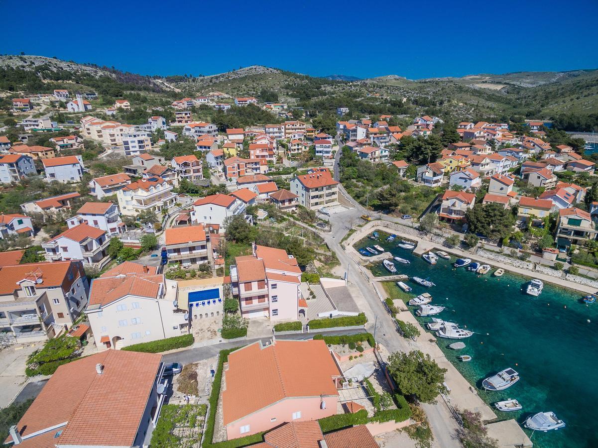Apartments Pralija Жаборич Екстериор снимка