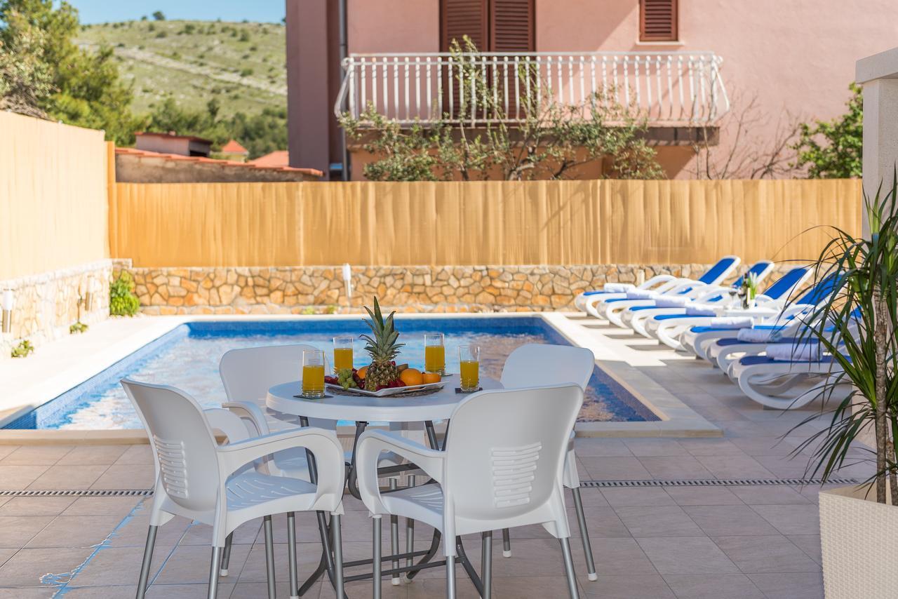 Apartments Pralija Жаборич Екстериор снимка