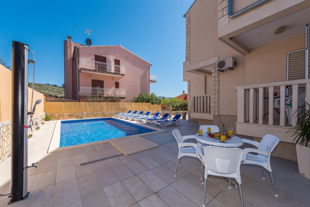 Apartments Pralija Жаборич Екстериор снимка